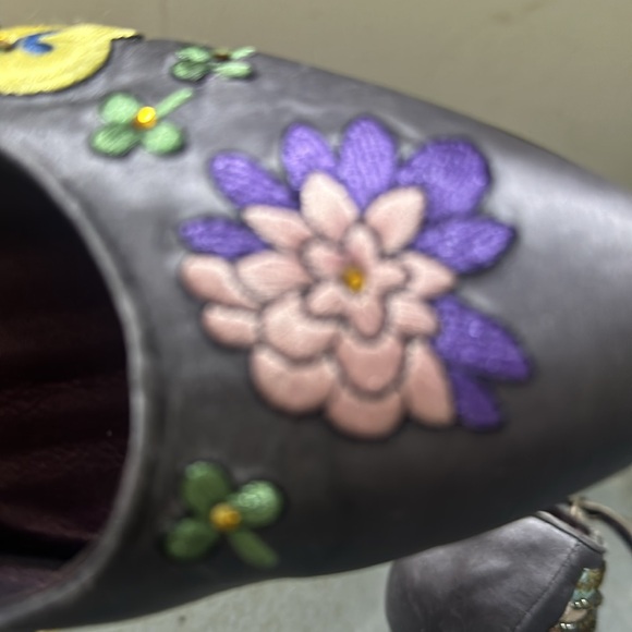 Funky Embellished Gray Satin Boho Charm  Wedges 8.5 - Picture 15 of 15